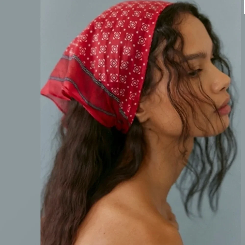 Free People Bridgette Bandana - Classic Red NWT - Picture 3 of 5